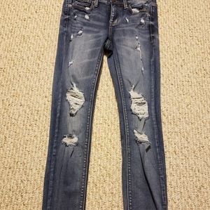 Juniors low rise skinny jeans